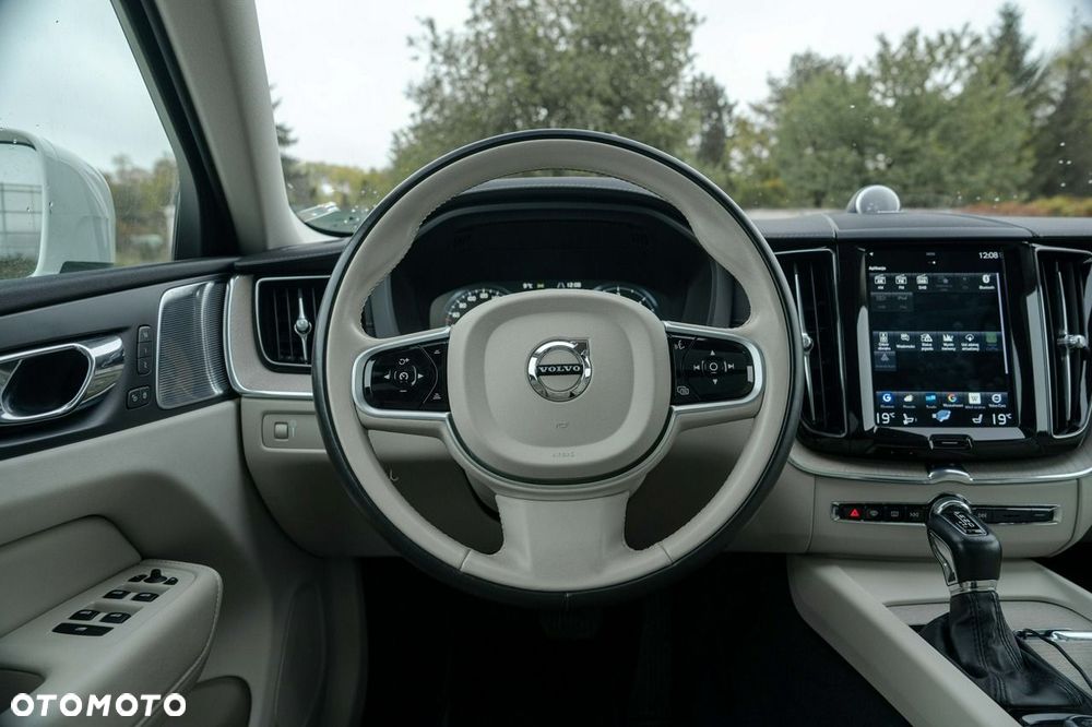 Volvo XC 60 D4 AWD Geartronic Inscription - 19