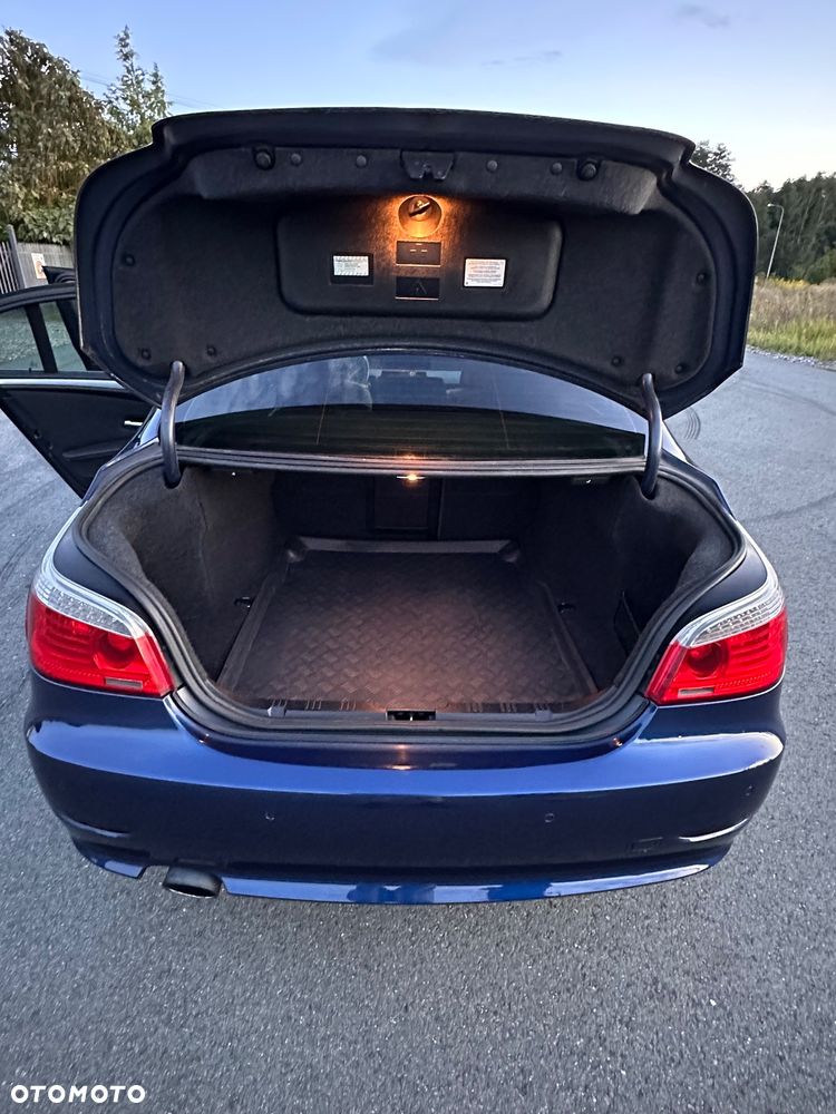 BMW Seria 5 520d - 28