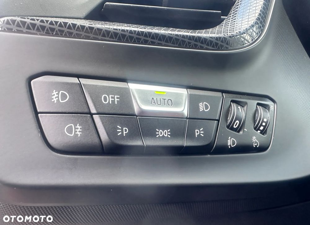 BMW Seria 2 218i M Sport - 9