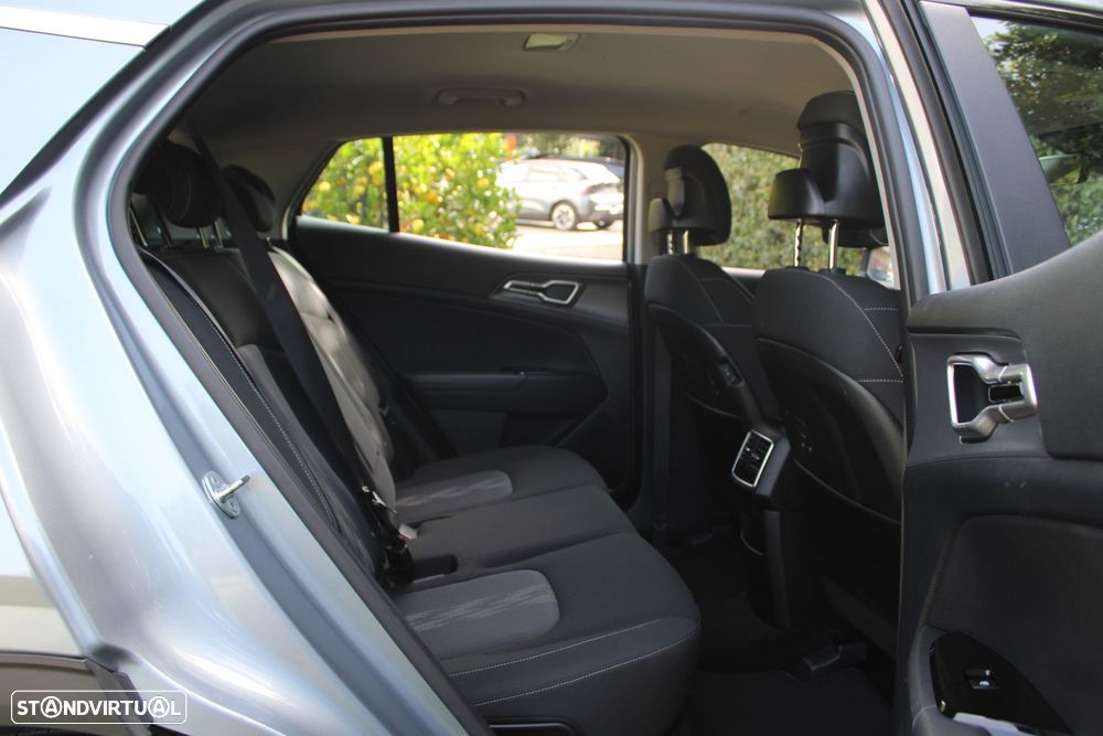 Kia Sportage 1.6 T-GDI AWD Base - 26