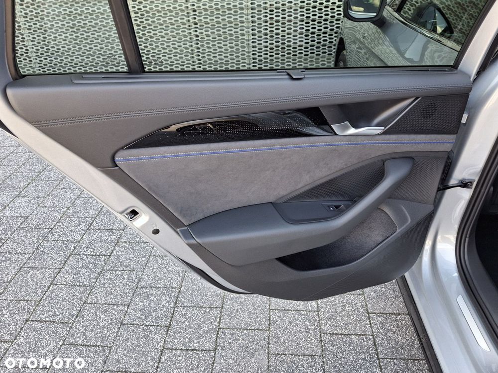 Volkswagen Passat - 11