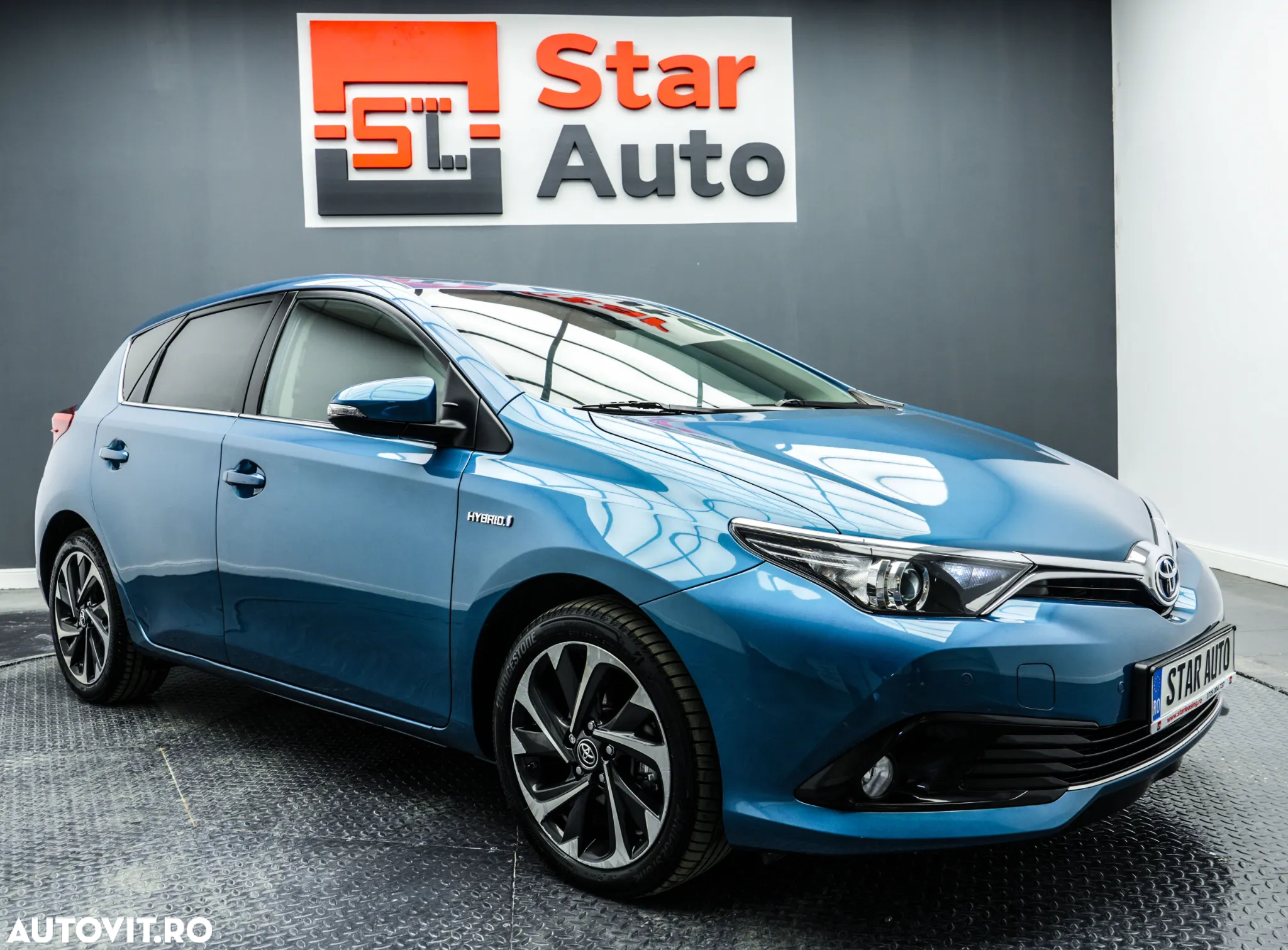 Toyota Auris 1.8 L VVT-i Hybrid Sol - 4