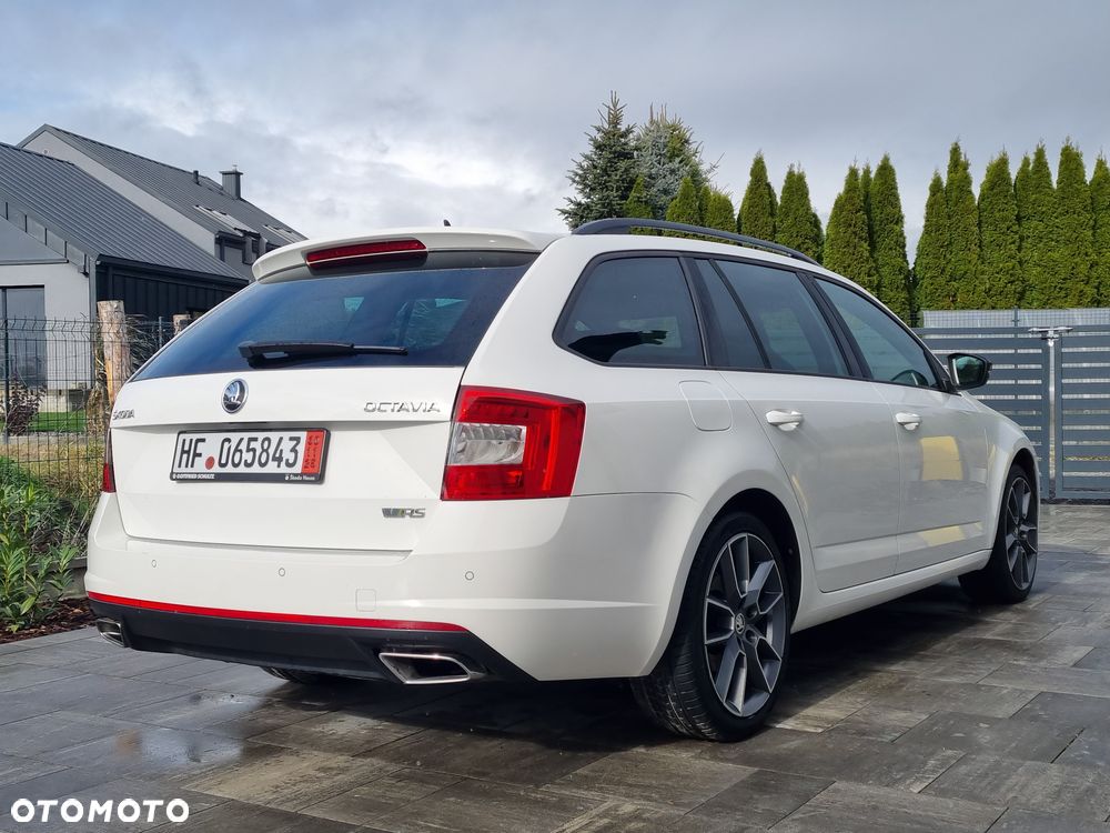 Skoda Octavia 2.0 TDI DSG RS - 2
