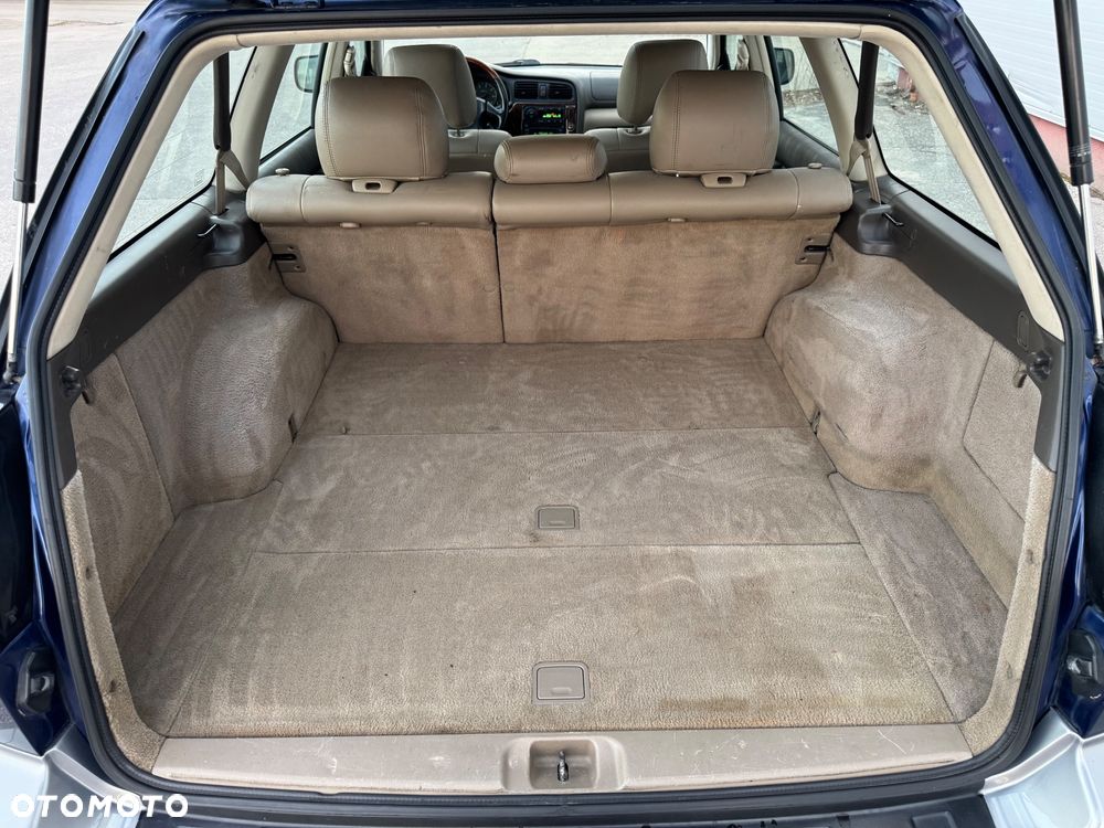 Subaru Outback 3.0 H6 - 24