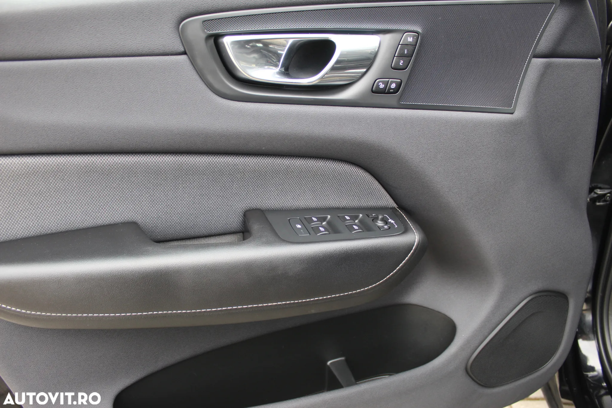 Volvo XC 60 T8 Twin Engine AWD Geartronic RDesign - 9
