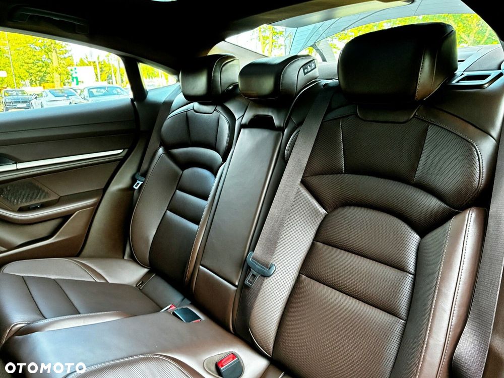 Porsche Taycan - 40