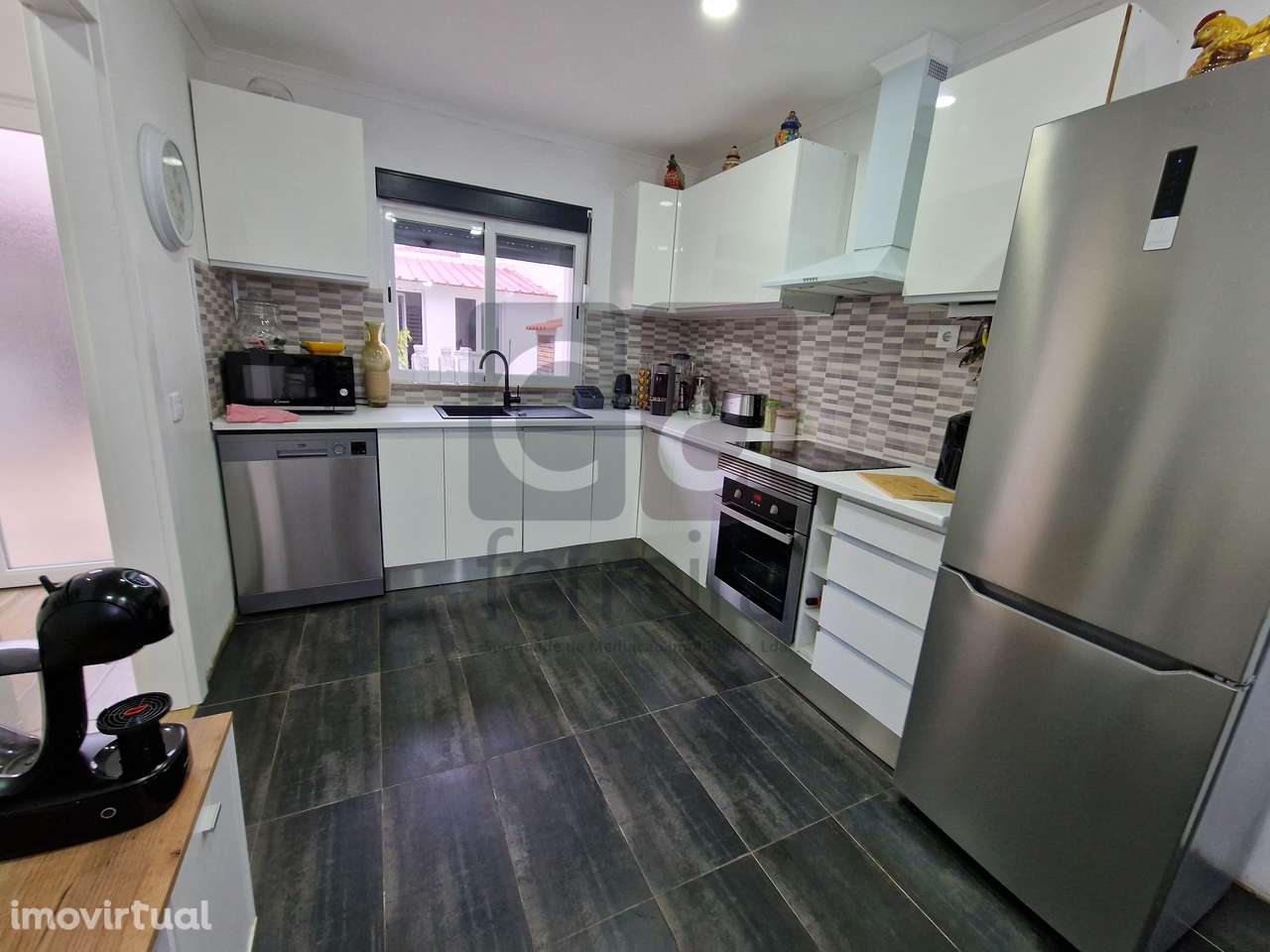 Moradia T3 Totalmente Remodelada em Almeirim - Grande imagem: 2/30