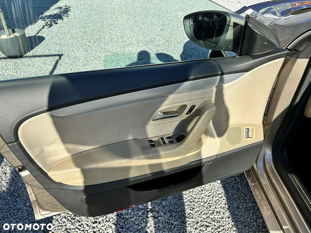 Volkswagen Passat CC - 12