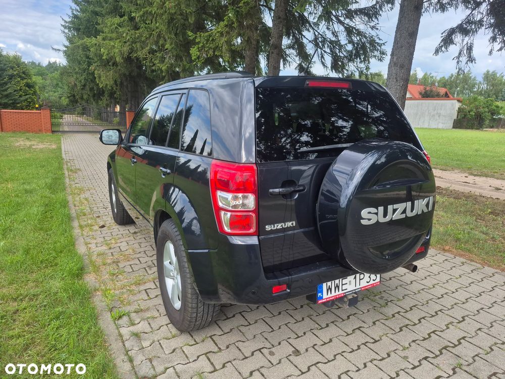 Suzuki Grand Vitara 2.4 De Luxe - 11