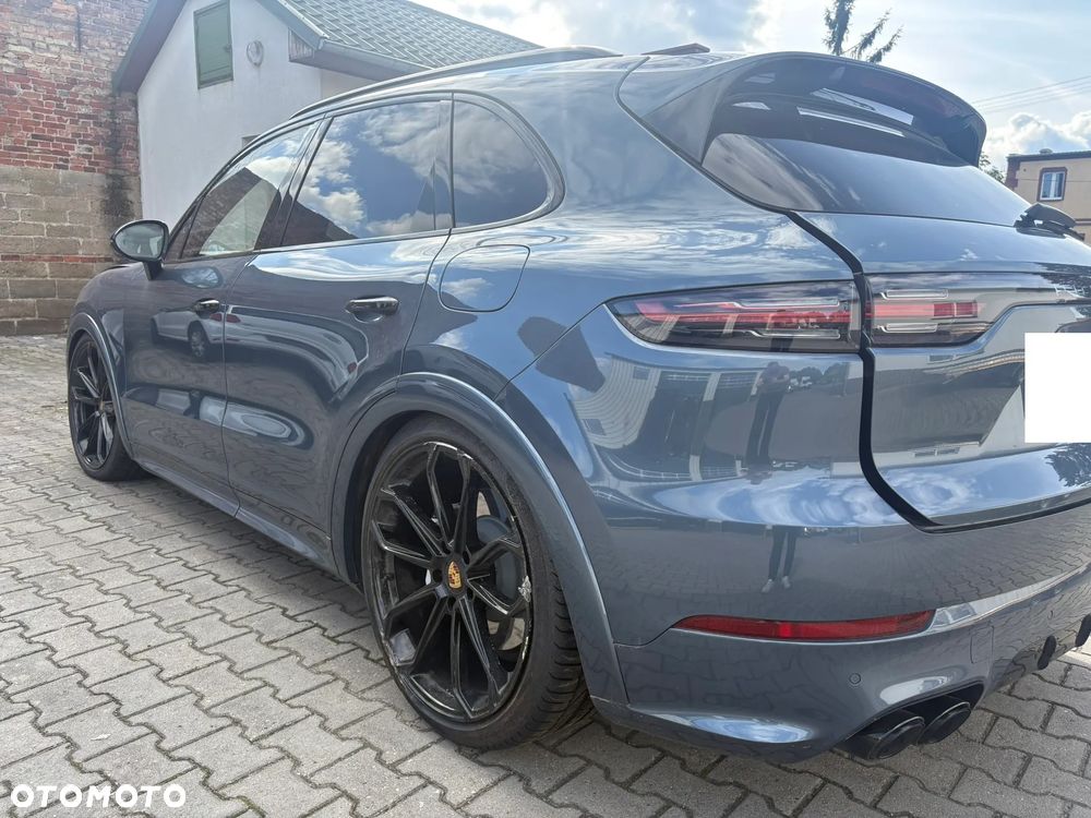 Porsche Cayenne - 4