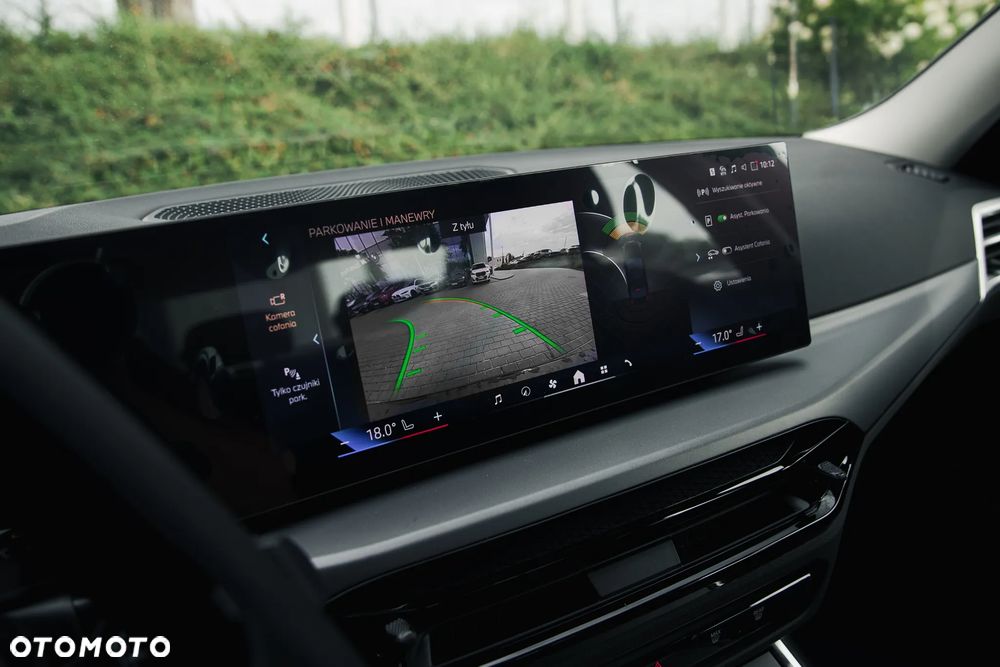 BMW Seria 3 330i xDrive - 14