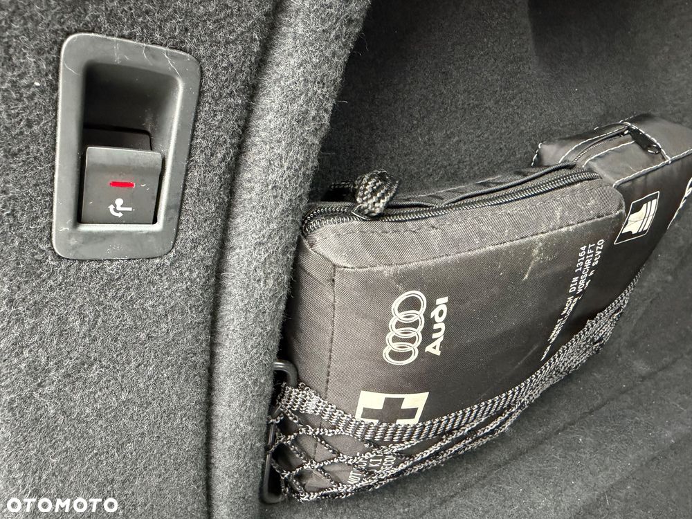 Audi A4 Avant 2.0 TDI S tronic quattro - 33