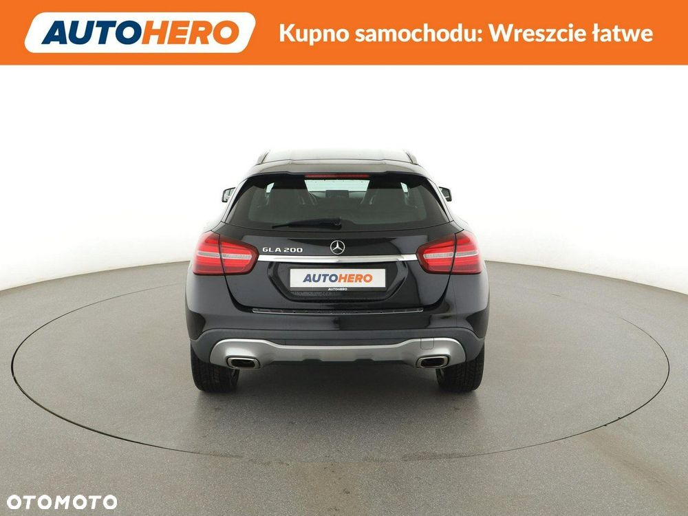 Mercedes-Benz GLA 200 7G-DCT Style - 7