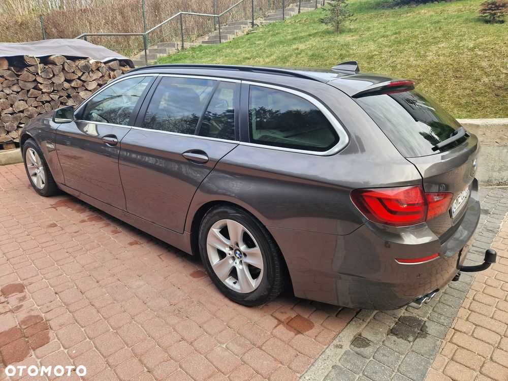 BMW Seria 5 525d xDrive - 2