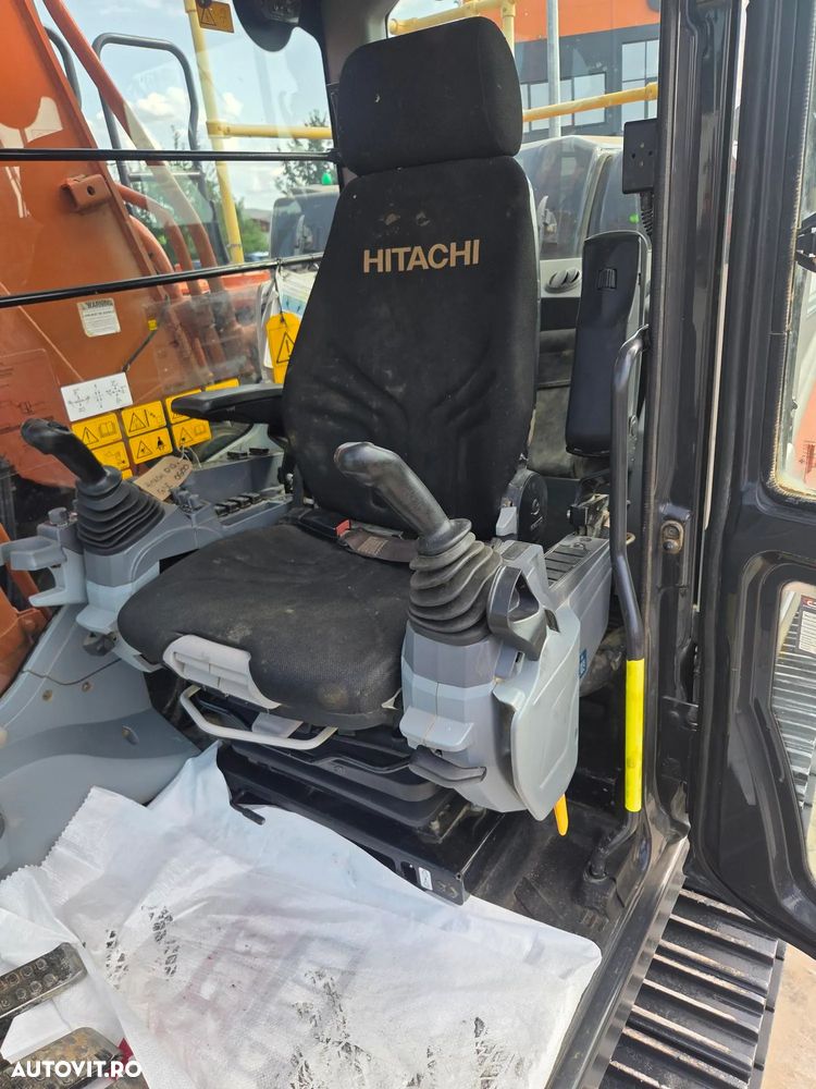 Hitachi ZX210LC-7,  23,4 TONE, 2021, 5.815h, CUPLA RAPIDA+CUPA NOUA 1,3mc+CUPA 0,9m latime+CUPA taluz, inst picon, camera spate si laterale, consum mediu 11,5l/h, ad sapare 7m, 3 pompe hidr, LANT NOU, CA NOU-posibilitate leasing 4 ani-PROMOTIE 96.900 EUR+Tva - 9
