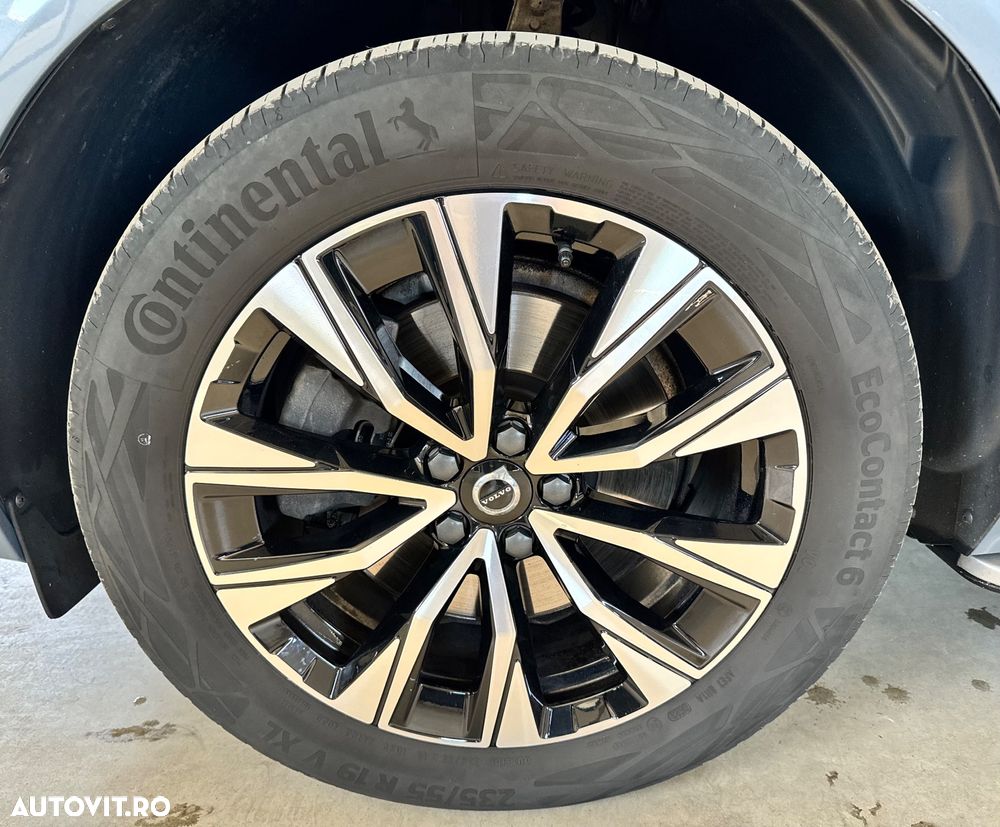 Volvo XC 60 B5 AT AWD MHEV Ultra Black Edition - 28