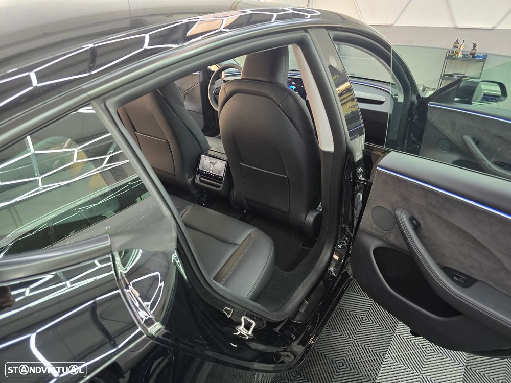 Tesla Model 3 - 5