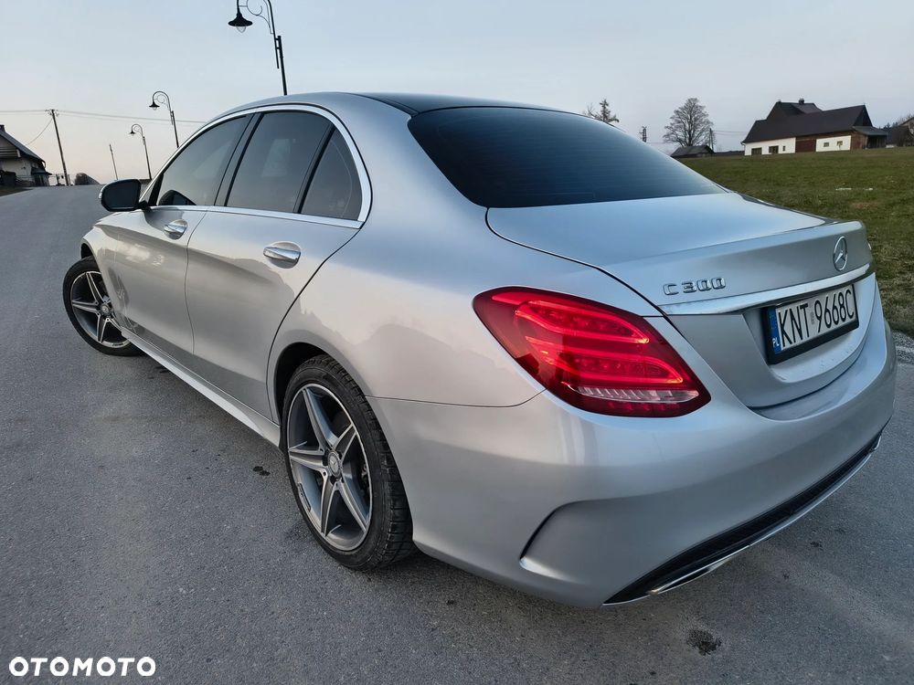 Mercedes-Benz Klasa C 300 7G-TRONIC AMG Line - 4