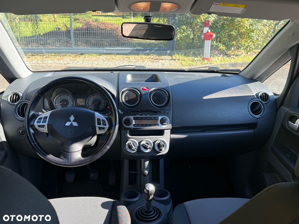 Mitsubishi Colt - 9