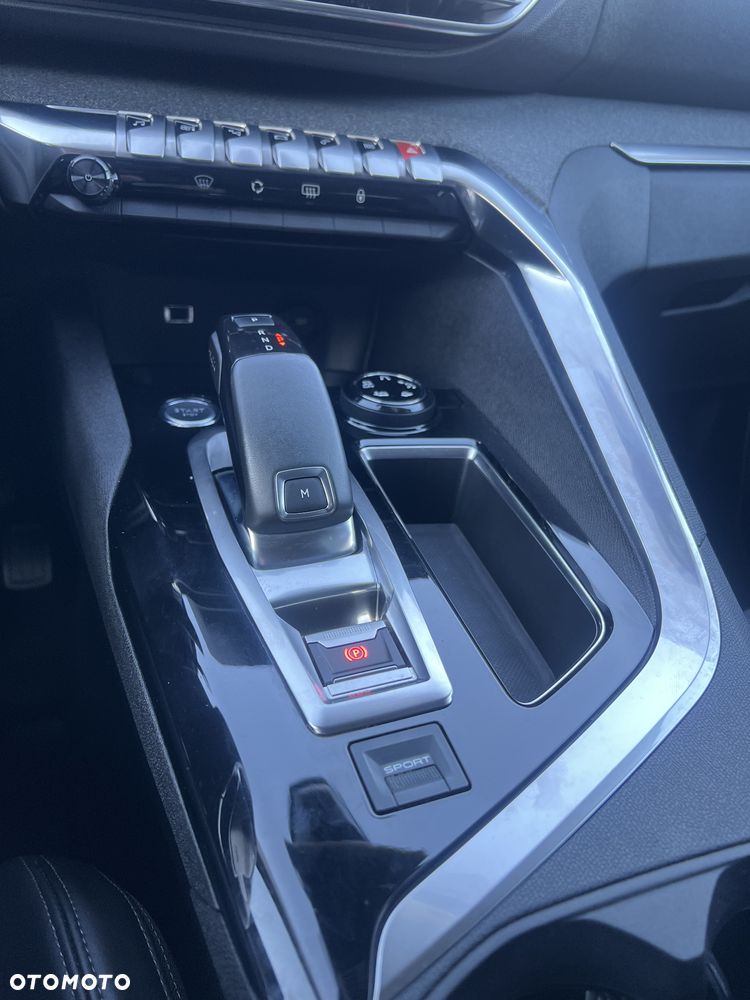 Peugeot 5008 1.6 BlueHDI Allure S&S EAT6 - 18