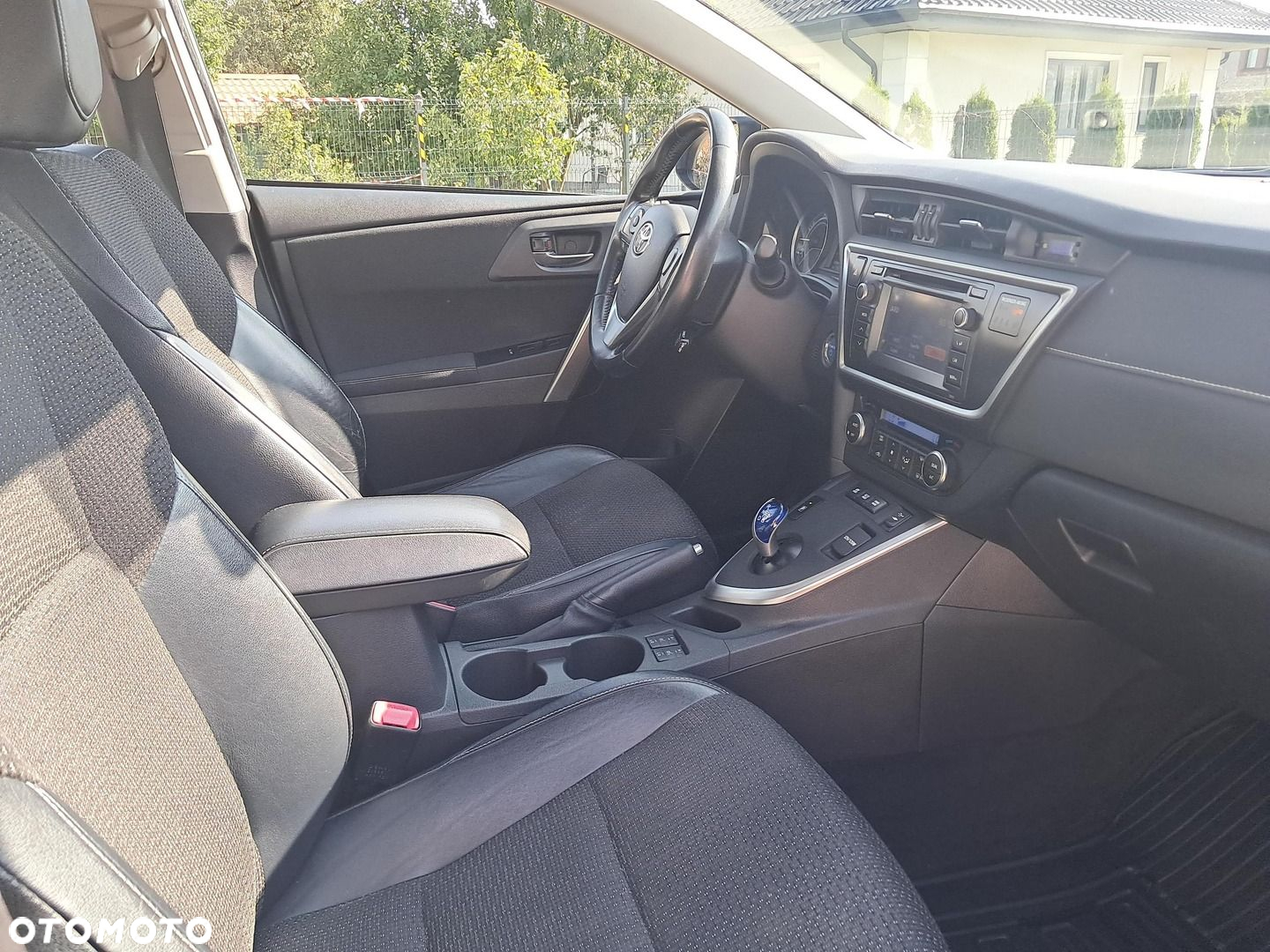 Toyota Auris Hybrid 135 Prestige - 12