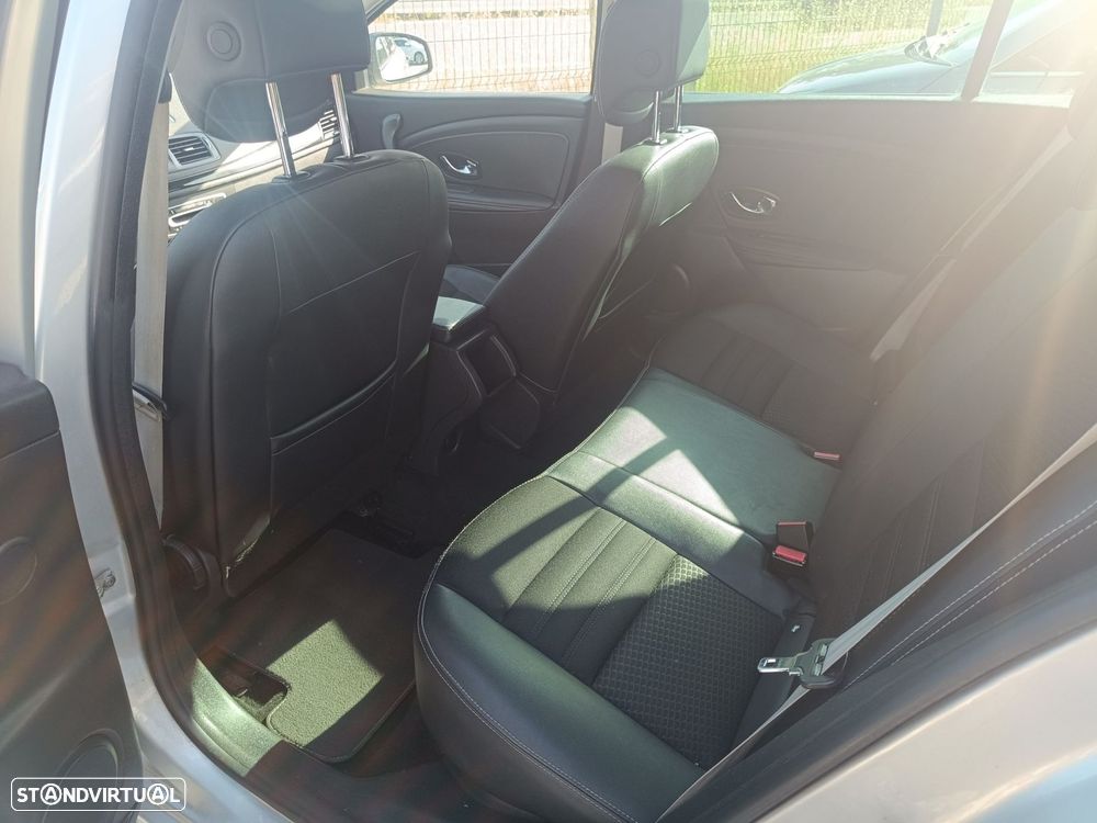 Renault Mégane 1.6 dCi Bose Edition - 17