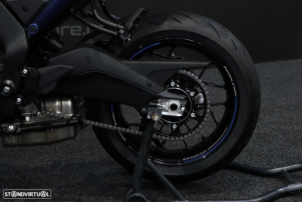 CF Moto 675NK CHAMPION BLUE - 13