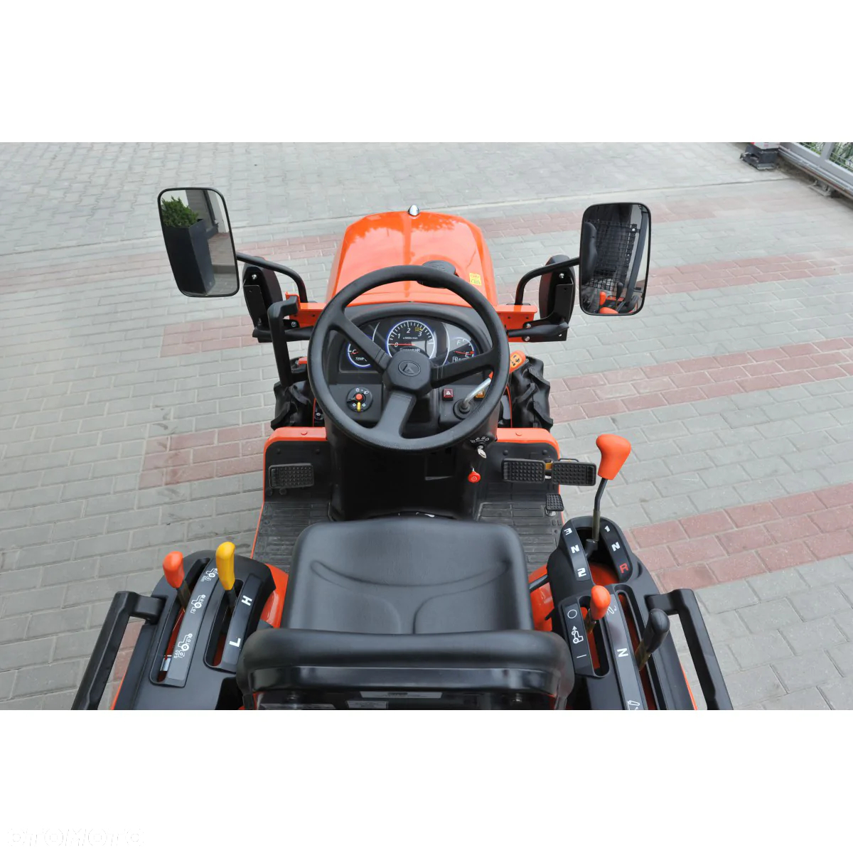 Kubota B1181 - 4x4 - 17KM - 13