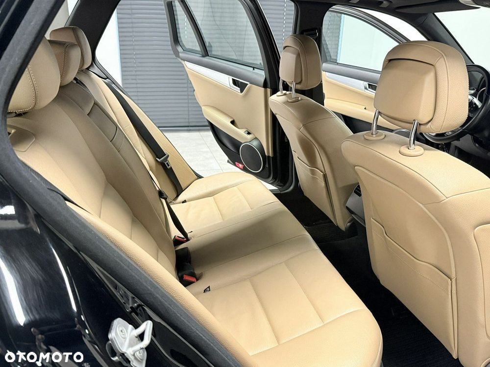 Mercedes-Benz Klasa C 220 (BlueTEC) d 7G-TRONIC Exclusive - 33