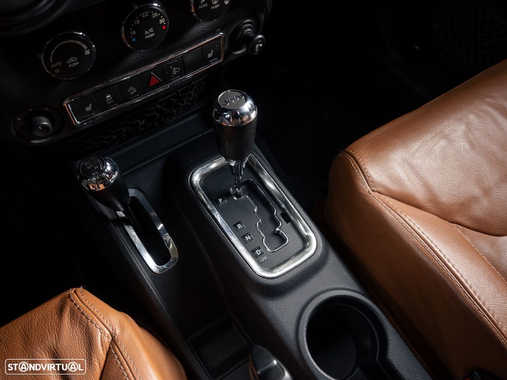 Jeep Wrangler Unlimited - 33