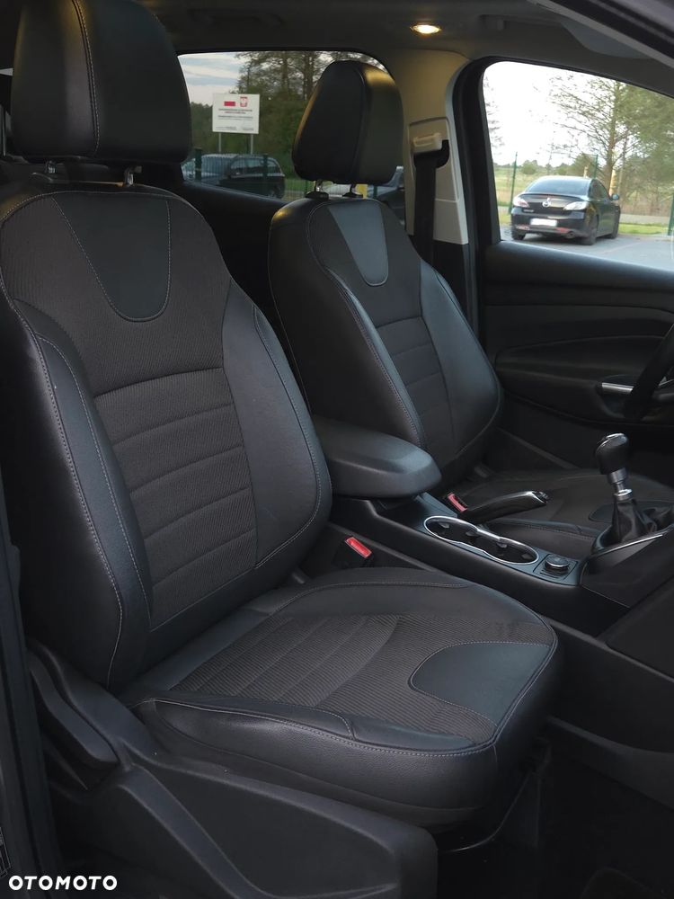 Ford Kuga 2.0 TDCi Titanium S FWD - 17