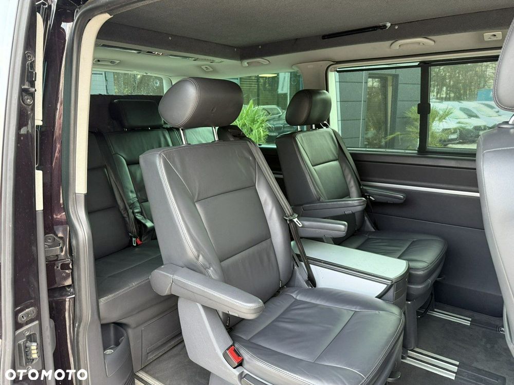 Volkswagen Multivan - 22