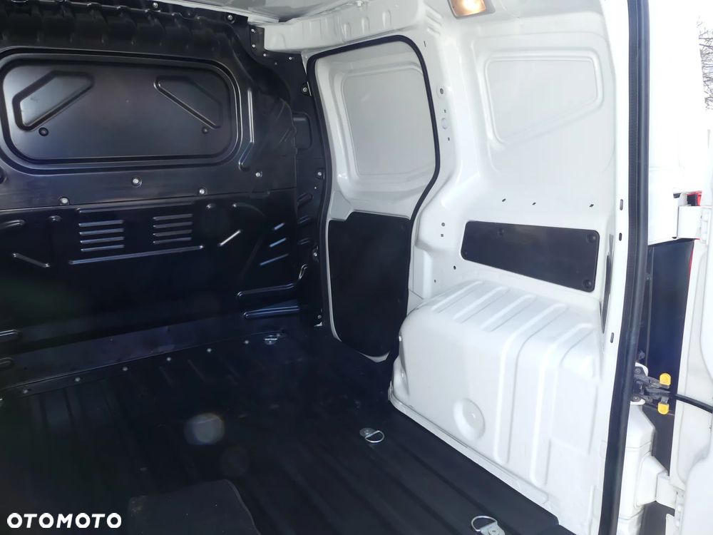 Fiat Fiorino 1.4 Lounge - 17