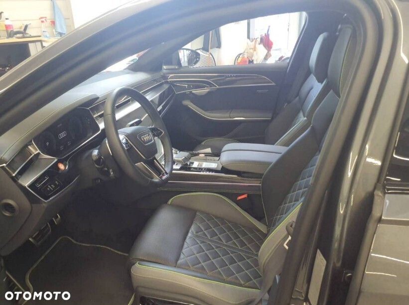 Audi A8 - 3