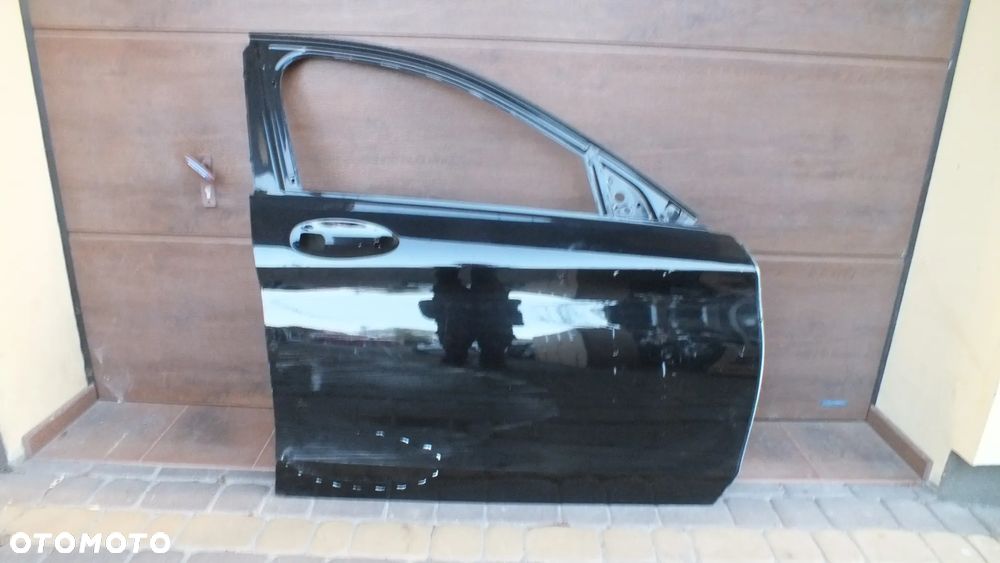 Drzwi przednie prawe Mercedes W205 C klasa - 2