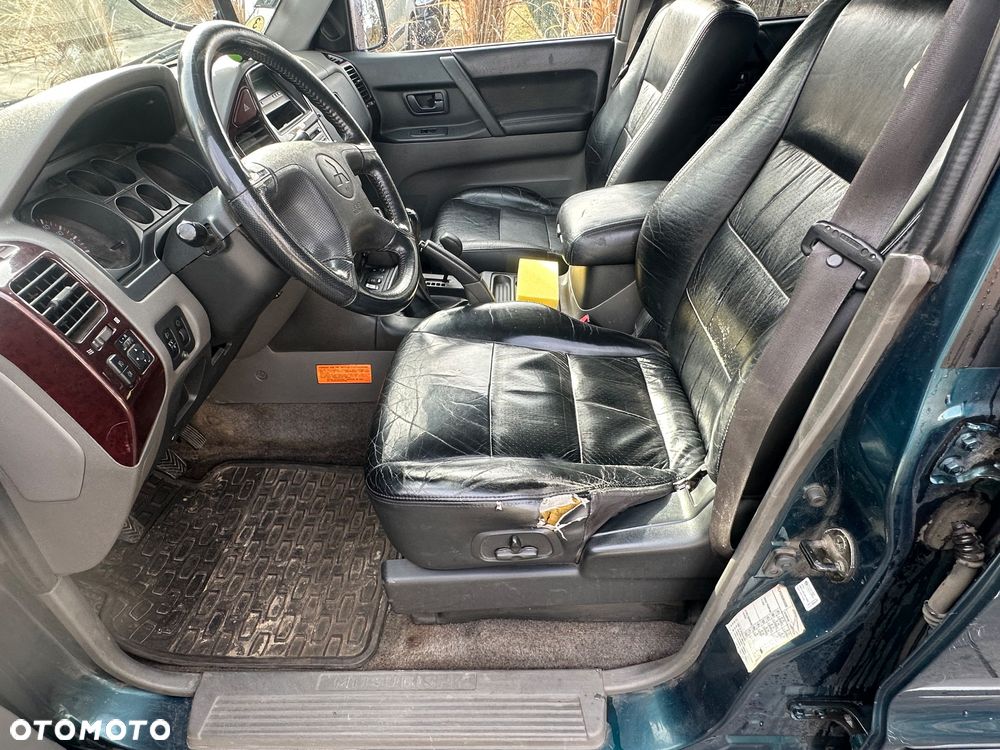 Mitsubishi Pajero - 10