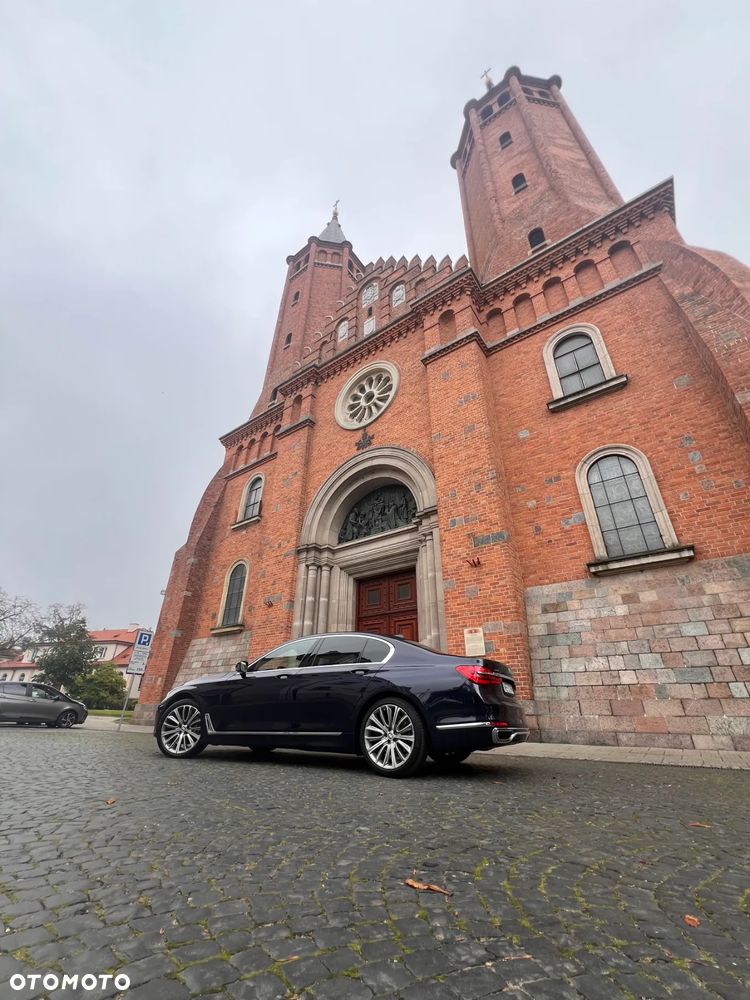 BMW Seria 7 740d xDrive - 14