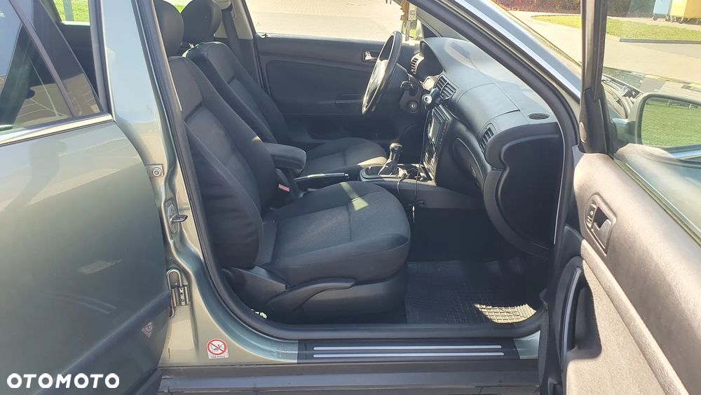 Volkswagen Passat 1.6 Comfortline - 8