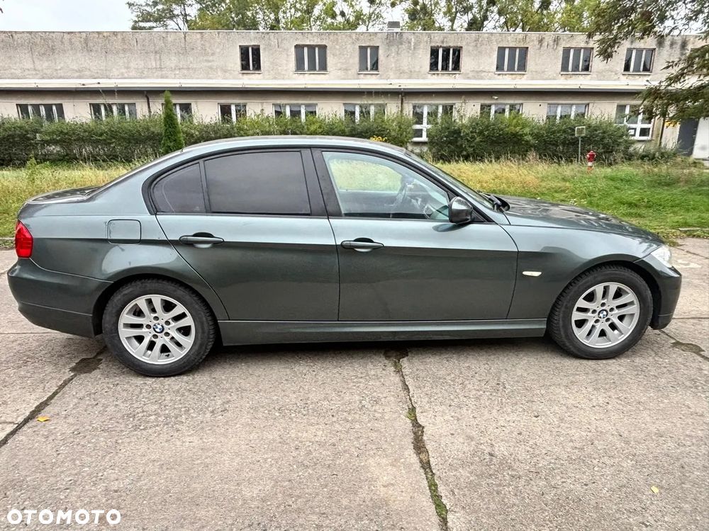 BMW Seria 3 318i - 17