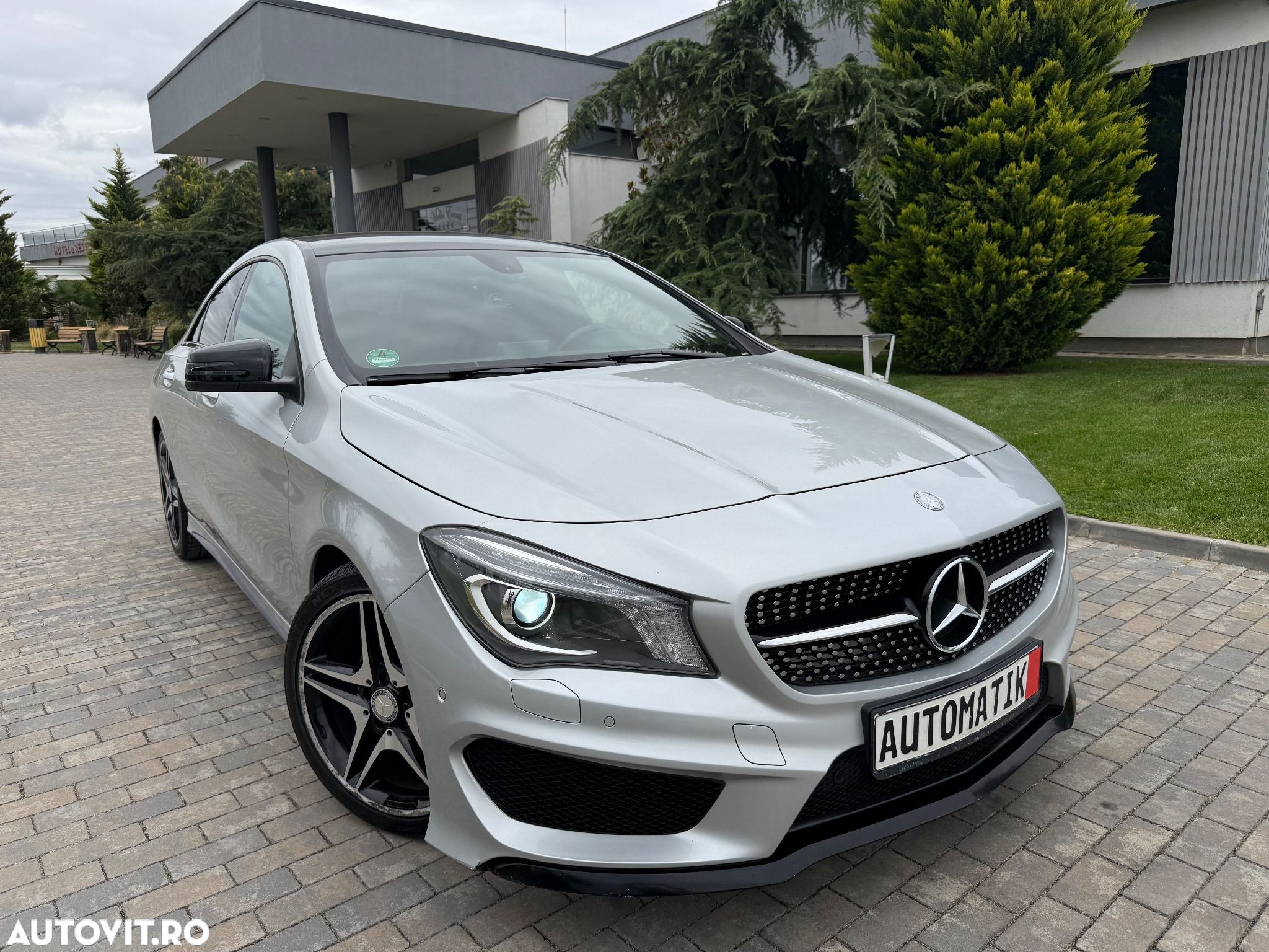 Mercedes-Benz CLA 180 7G-DCT AMG Line - 1