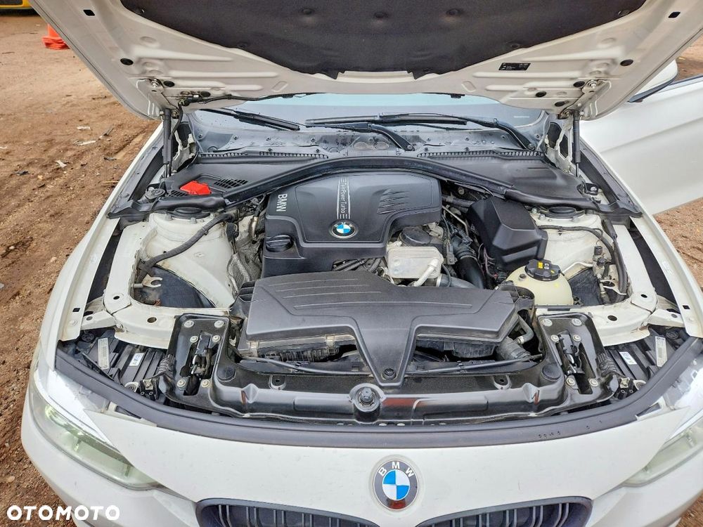 BMW Seria 3 328i xDrive Sport Line - 10