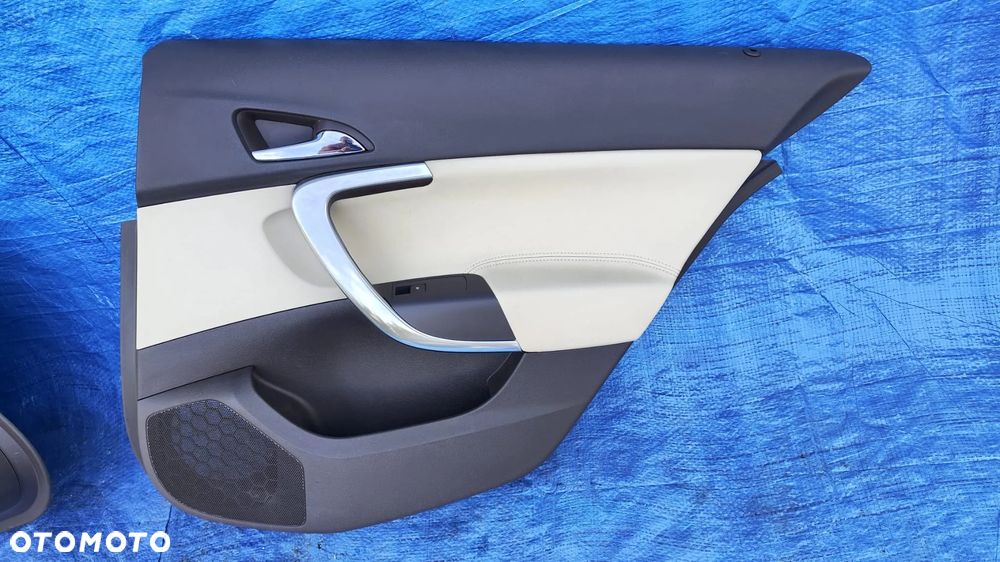 BOCZKI TAPICERKA BOCZEK DRZWI LEWY PRAWY PRZÓD TYŁ SKÓRA BEŻOWY KREMOWY BRĄZOWY LISTWY OZDOBNE DEKORY KOMPLET OPEL INSIGNIA A EUROPA - 15