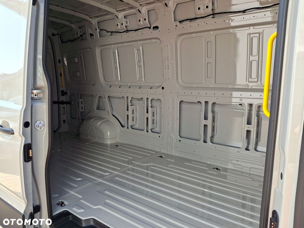 Volkswagen Crafter - 14