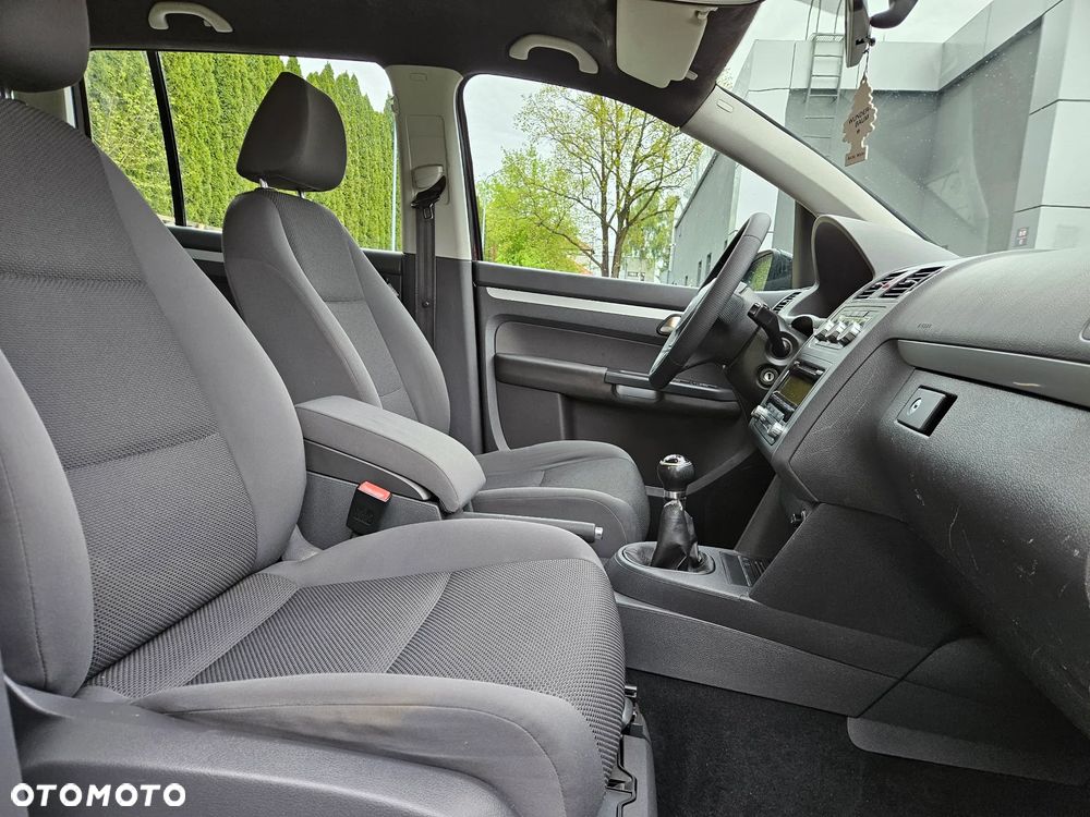 Volkswagen Touran 1.6 TDI DPF BlueMotion Technology Trendline - 6