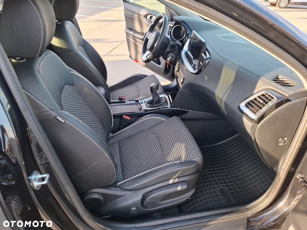 Kia Ceed 1.5 T-GDI GT-Line - 31
