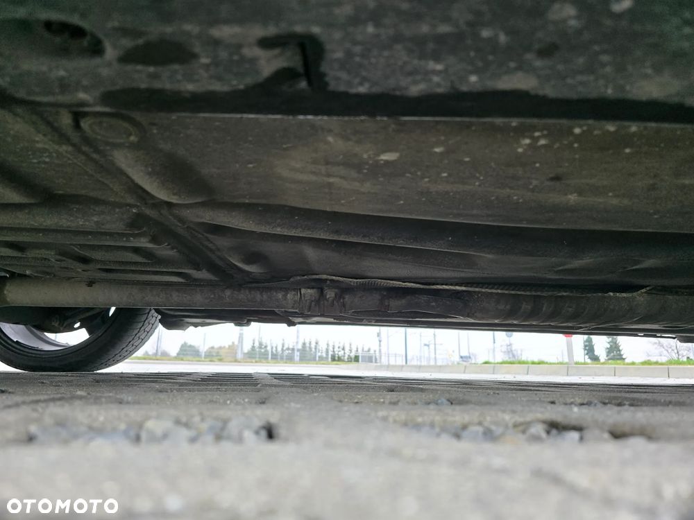 Mercedes-Benz Klasa E 250 TD Avantgarde - 10