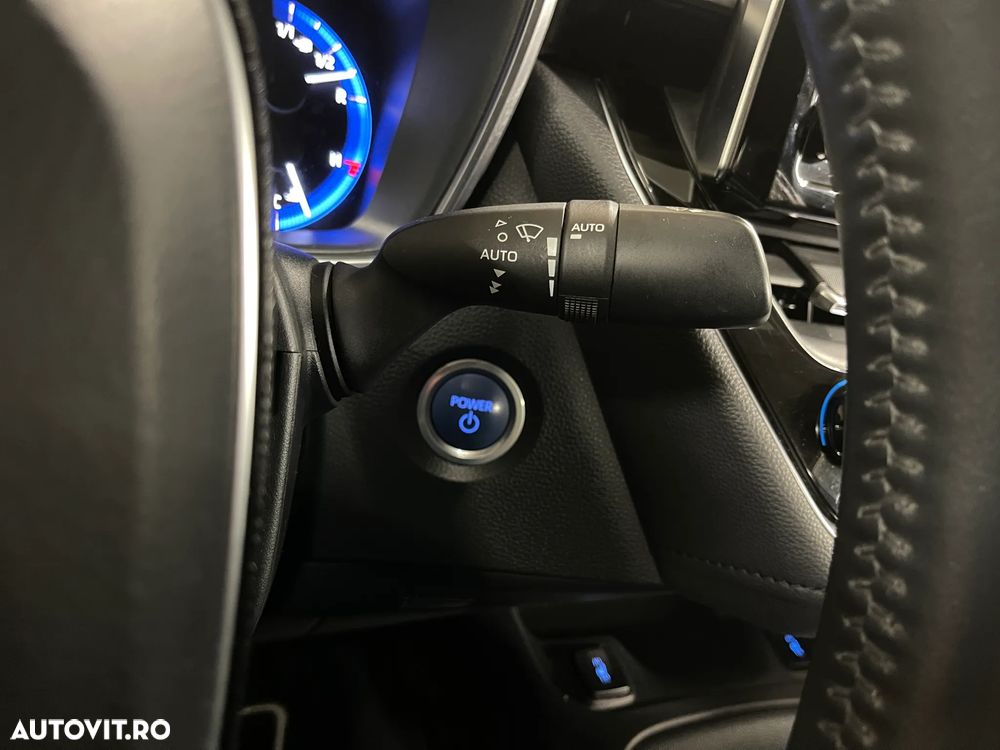 Toyota Corolla Sedan 1.8 HSD Business - 20