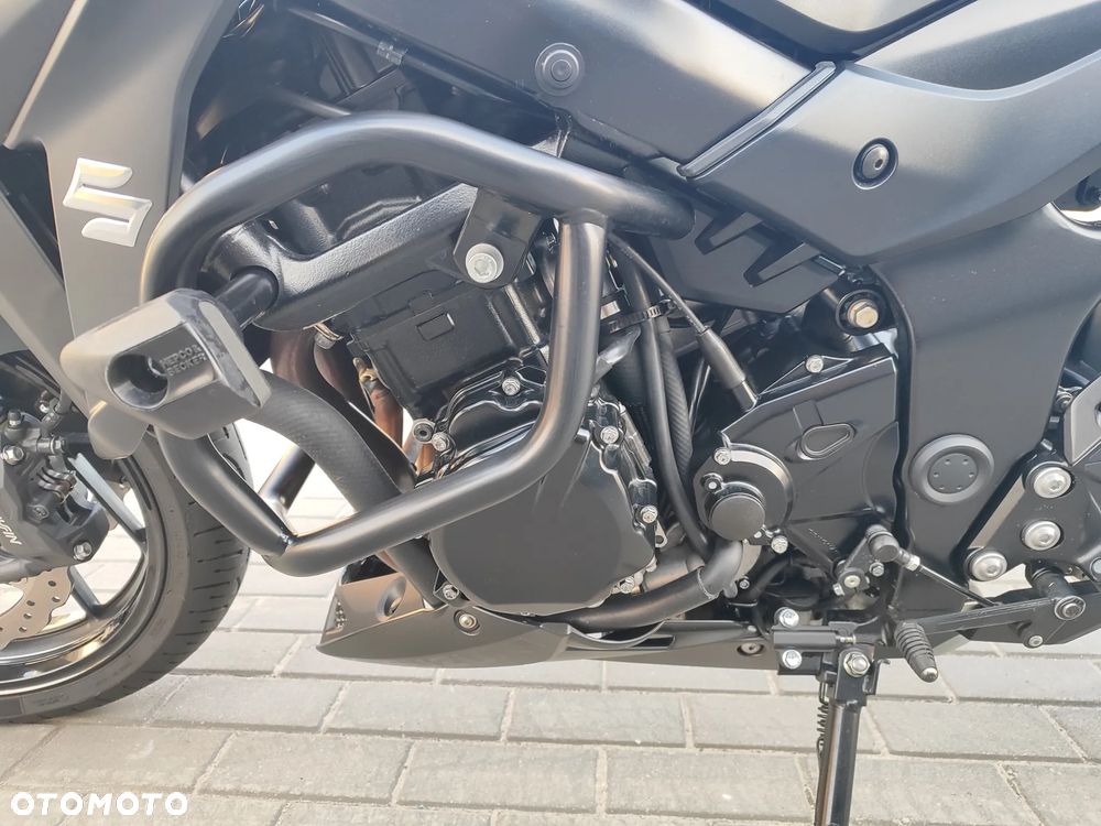Suzuki GSX - 14