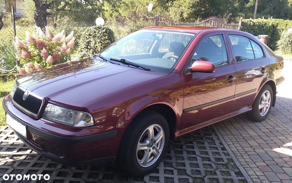 Skoda Octavia 1.6 GLX - 1