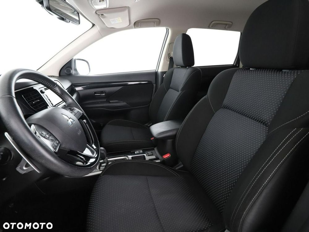 Mitsubishi Outlander 2.0 2WD CVT Diamant Edition+ - 14